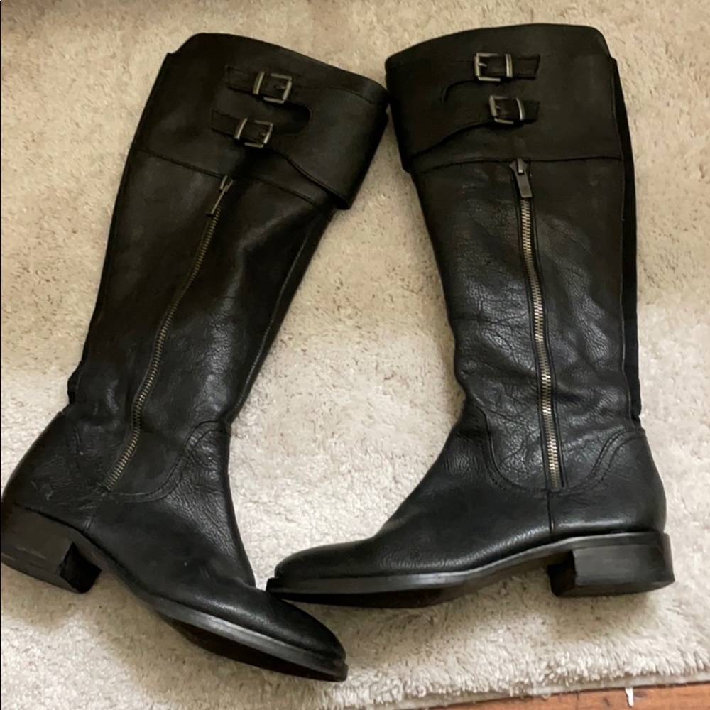Arturo Chiang Black leather boots
